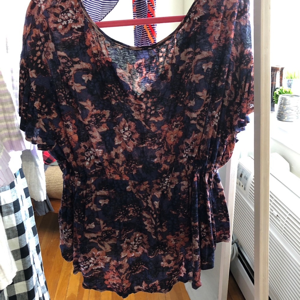 Riverbed Ruffle Sleeve Top - Picture 8 of 8